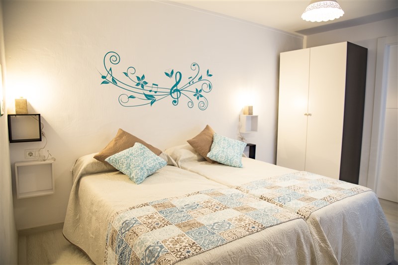 images/habitaciones/Tomillo/Tomillo_2.jpg#joomlaImage://local-images/habitaciones/Tomillo/Tomillo_2.jpg?width=800&height=533